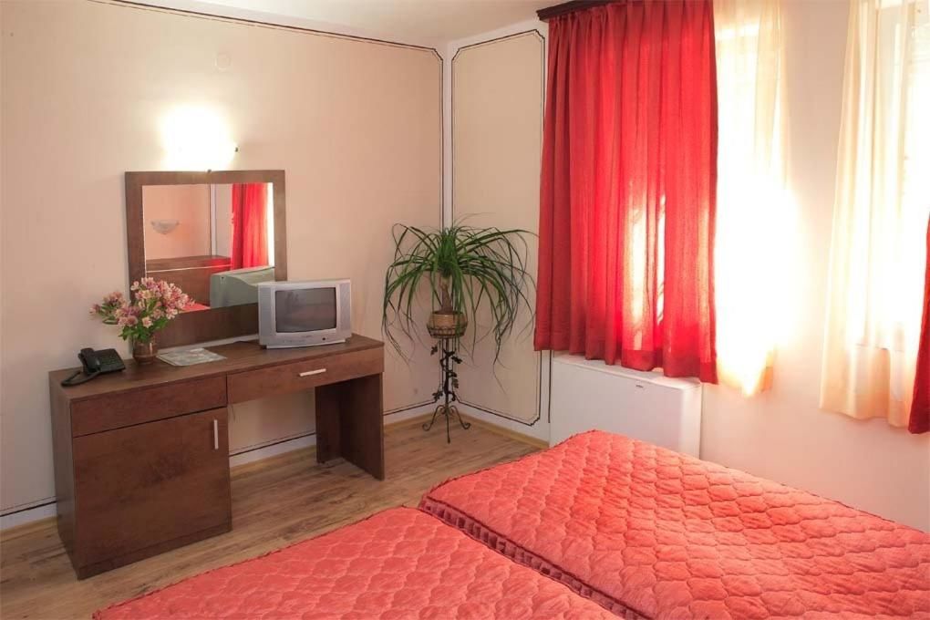 Отель Hotel Alafrangite Пловдив-33